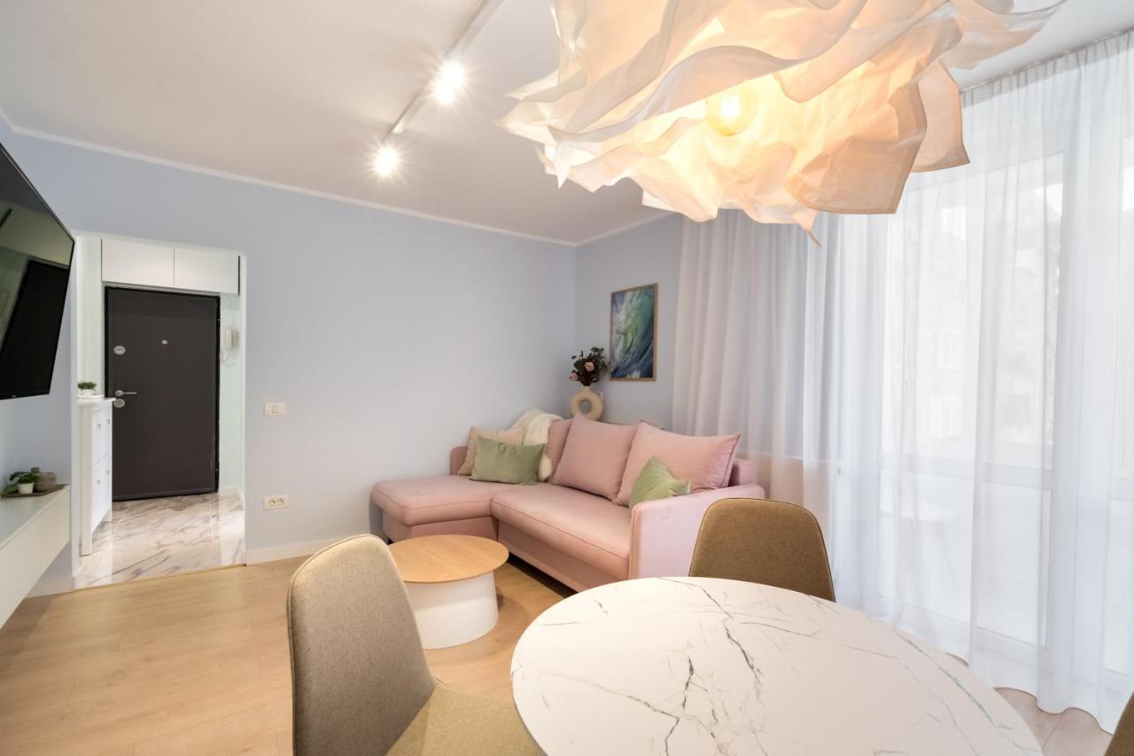 Candy Land Downtown Apartment บูคาเรสต์ ภายนอก รูปภาพ