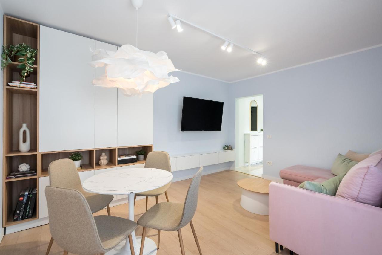 Candy Land Downtown Apartment บูคาเรสต์ ภายนอก รูปภาพ